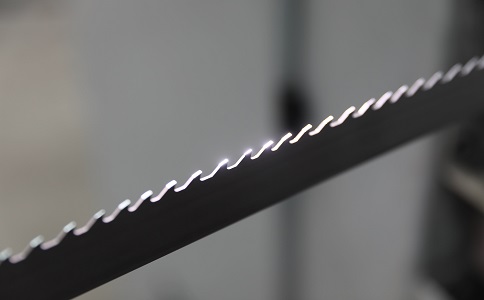 桦甸双金属带锯条产生切削噪音的原因具体有哪些？